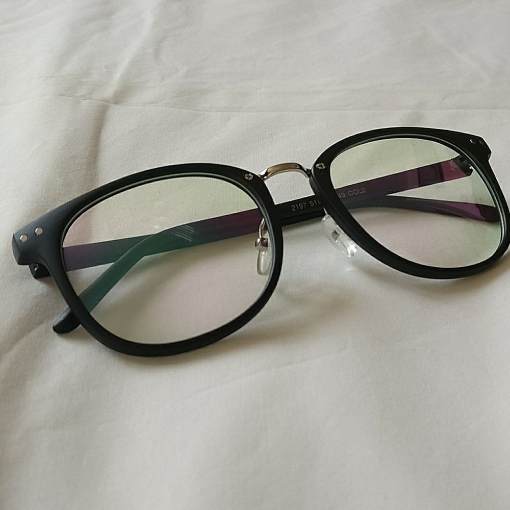 Black sunglasses
